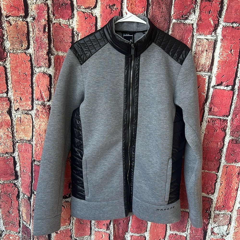 Dare2B gray and black super warm men’s track jacket size US size medium